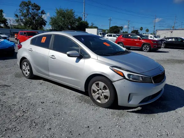 3KPFK4A79HE090677 — 2017 Kia Forte, фото 4 с аукциона Copart 29.09.2026, Механические повреждения