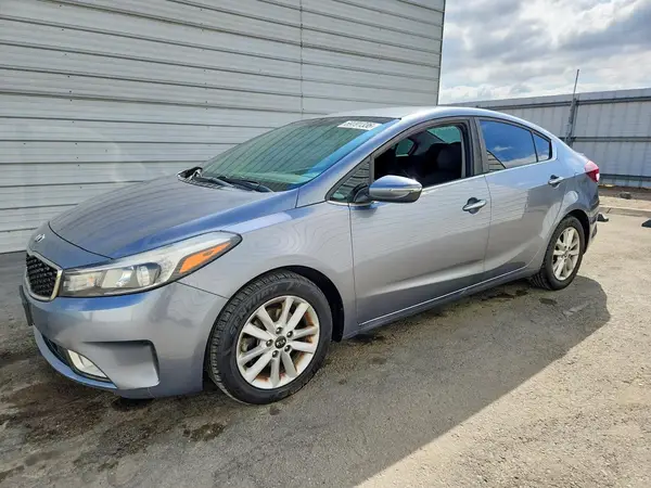 3KPFL4A77HE128789 Kia Forte 2017 — повреждение Мелкие вмятины и царапины, фото до ремонта