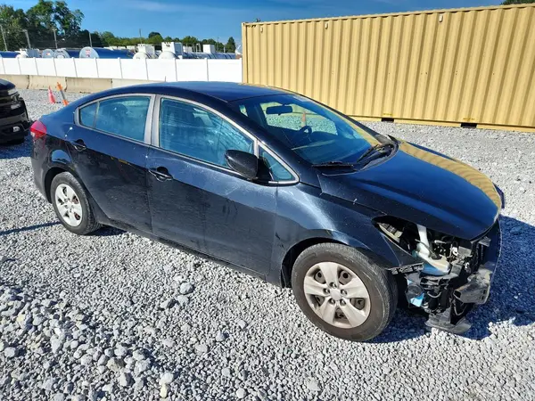 3KPFK4A78HE104701 — 2017 Kia Forte, фото 4 с аукциона Copart, Передняя часть