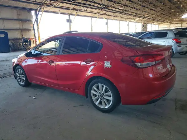 3KPFL4A79HE020965 — 2017 Kia Forte, фото 2 с аукциона Copart, Передняя часть