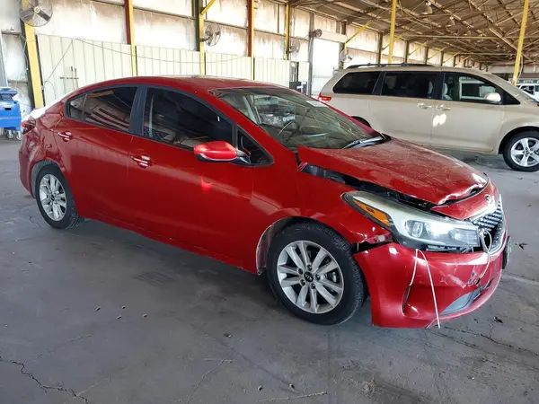 3KPFL4A79HE020965 — 2017 Kia Forte, фото 4 с аукциона Copart, Передняя часть