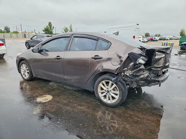 3KPFL4A7XHE007979 — 2017 Kia Forte, фото 2 с аукциона Copart 05.10.2026, Задняя часть
