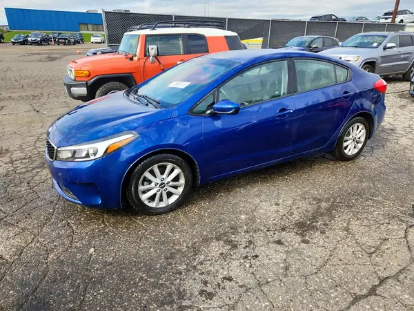 3KPFL4A71HE147273 — 2017 Kia Forte, Мелкие вмятины и царапины (Minor Dent/Scratches), фото до ремонта