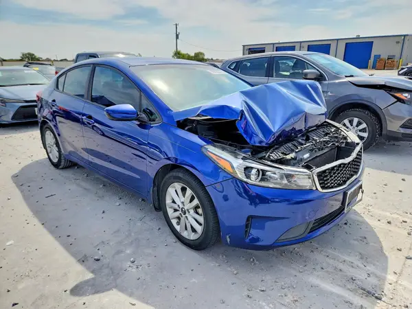 3KPFL4A7XHE016617 — 2017 Kia Forte, фото 4 с аукциона Copart 06.10.2026, Передняя часть