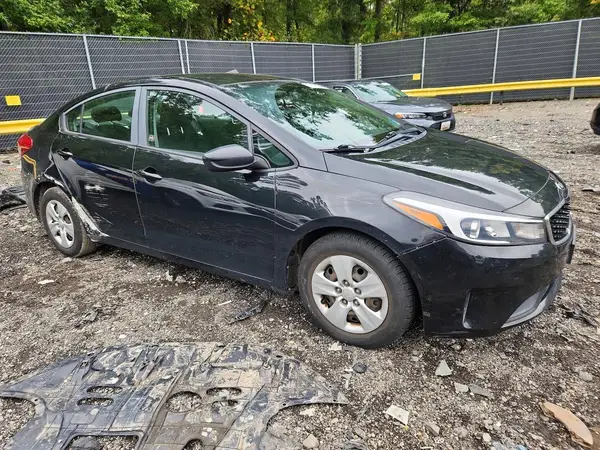3KPFK4A76HE090846 — 2017 Kia Forte, фото 4 с аукциона Copart, Боковая часть
