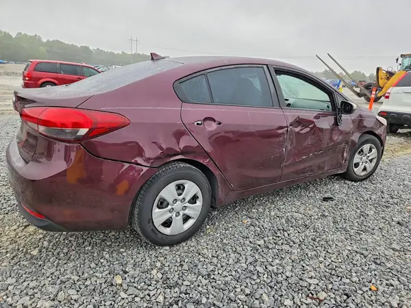 3KPFK4A7XHE048308 — 2017 Kia Forte, фото 3 с аукциона Copart, Боковая часть