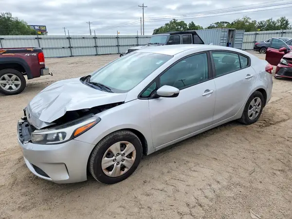 3KPFK4A79HE120096 — 2017 Kia Forte, Передняя часть (Front End), фото до ремонта