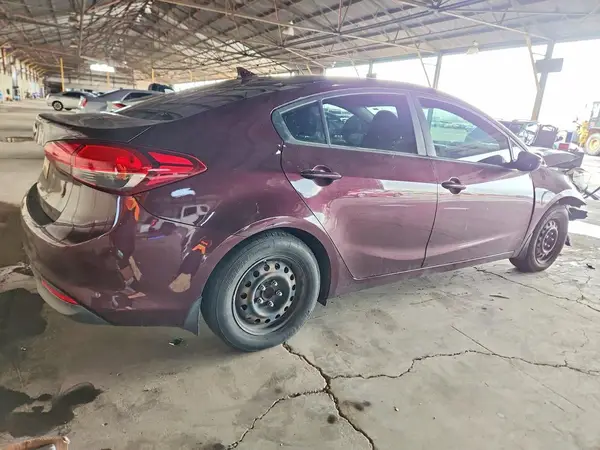 2017 KIA FORTE VIN 3KPFK4A73HE066004 фото 3
