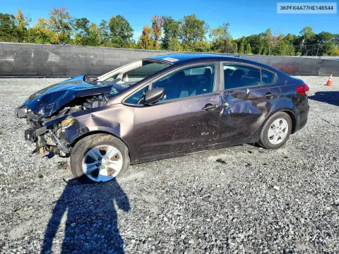 3KPFK4A77HE148544 — 2017 Kia Forte, Передняя часть, фото до ремонта