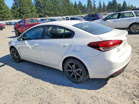 2018 KIA Forte VIN 3KPFK4A72JE281413 фото 2