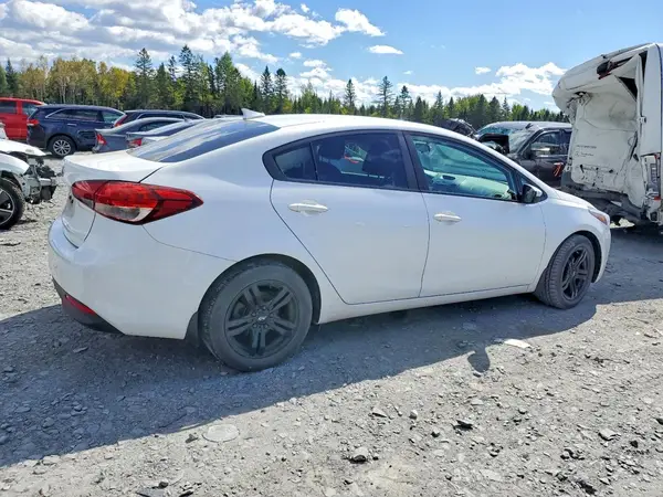 3KPFL4A72JE255357 — 2018 Kia Forte, фото 3 с аукциона Copart 13.10.2026, Боковая часть