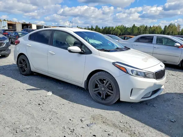 3KPFL4A72JE255357 — 2018 Kia Forte, фото 4 с аукциона Copart 13.10.2026, Боковая часть