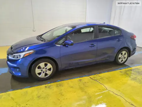 3KPFK4A71JE167984 — 2018 Kia Forte, Передняя часть, фото до ремонта
