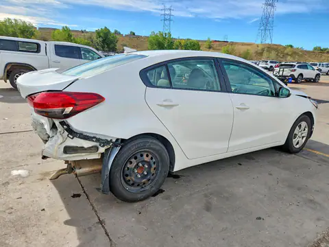 3KPFL4A73JE164663 — 2018 Kia Forte, фото 3 с аукциона Copart 30.09.2026, Задняя часть