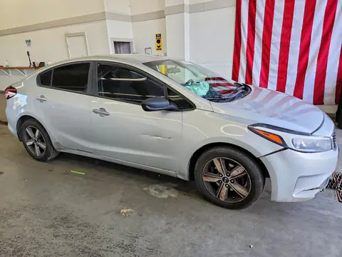 2018 KIA Forte VIN 3KPFL4A7XJE258099 фото 4