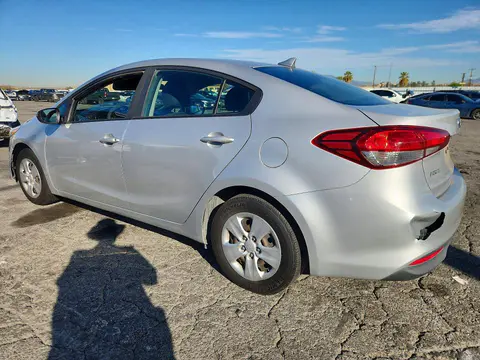 2018 KIA Forte VIN 3KPFK4A76JE168970 фото 2