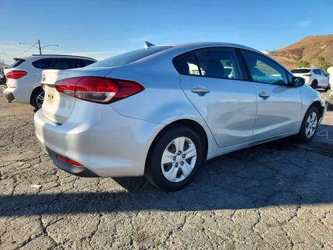 2018 KIA Forte VIN 3KPFK4A76JE168970 фото 3
