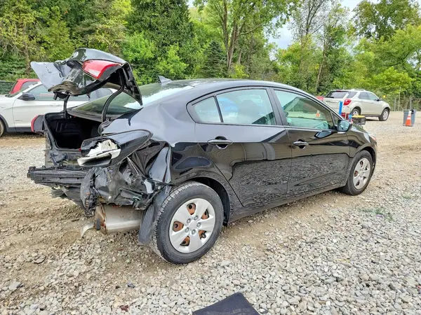 3KPFK4A76JE184196 — 2018 Kia Forte, фото 3 с аукциона Copart 07.10.2026, Задняя часть