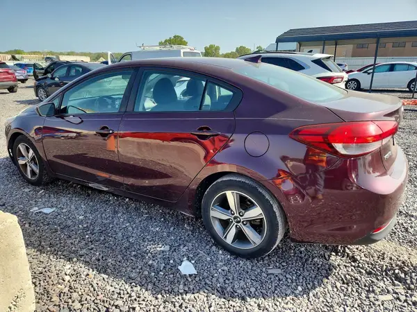 3KPFL4A77JE172488 — 2018 Kia Forte, фото 2 с аукциона Copart 13.10.2026, Боковая часть