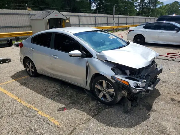 3KPFL4A72JE169983 — 2018 Kia Forte, фото 4 с аукциона Copart, Передняя часть