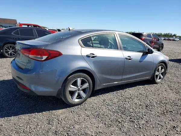 3KPFL4A76JE202807 — 2018 Kia Forte, фото 3 с аукциона Copart 01.10.2026, Боковая часть