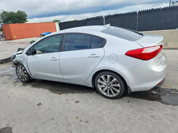 3KPFL4A78JE271076 — 2018 Kia Forte, фото 2 с аукциона Copart, Передняя часть