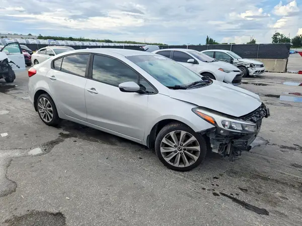3KPFL4A78JE271076 — 2018 Kia Forte, фото 4 с аукциона Copart, Передняя часть