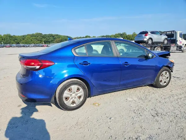 3KPFK4A73JE197455 — 2018 Kia Forte, фото 3 с аукциона Copart, Передняя часть