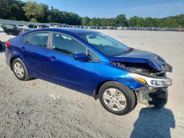 3KPFK4A73JE197455 — 2018 Kia Forte, фото 4 с аукциона Copart, Передняя часть