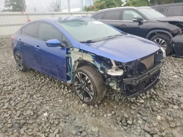 3KPFL4A75JE177253 — 2018 Kia Forte, фото 4 с аукциона Copart, Передняя часть