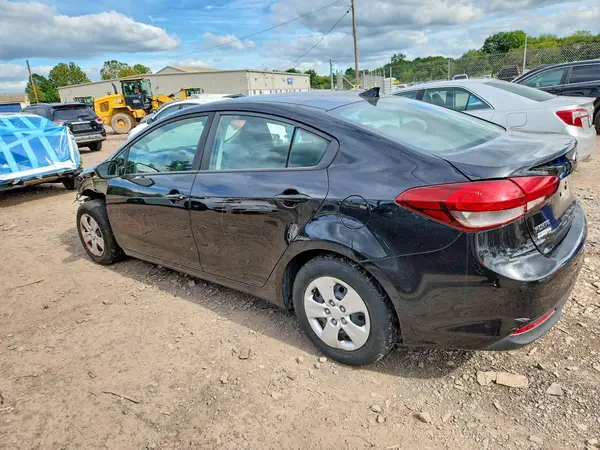 3KPFK4A73JE271876 — 2018 Kia Forte, фото 2 с аукциона Copart, Передняя часть