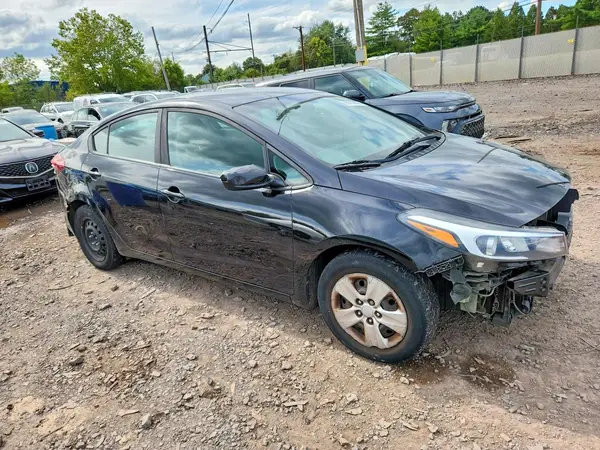 3KPFK4A73JE271876 — 2018 Kia Forte, фото 4 с аукциона Copart, Передняя часть