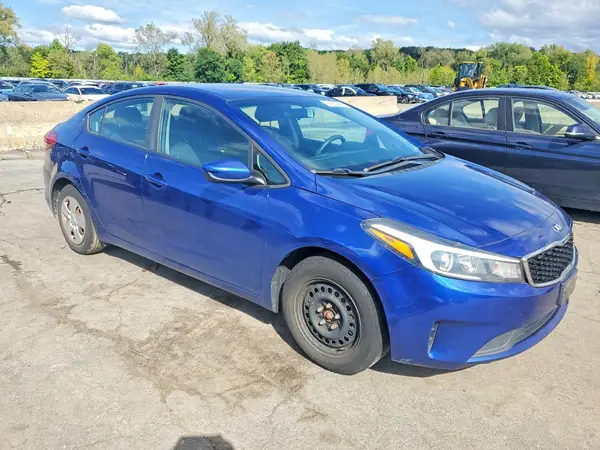 3KPFK4A76JE231145 — 2018 Kia Forte, фото 4 с аукциона Copart 01.10.2026, Подтопление