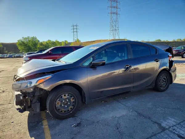 3KPFK4A75JE193018 — 2018 Kia Forte, Передняя часть (Front End), фото до ремонта