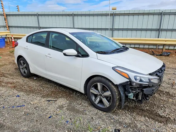 3KPFL4A77JE260781 — 2018 Kia Forte, фото 4 с аукциона Copart 02.10.2026, Передняя часть