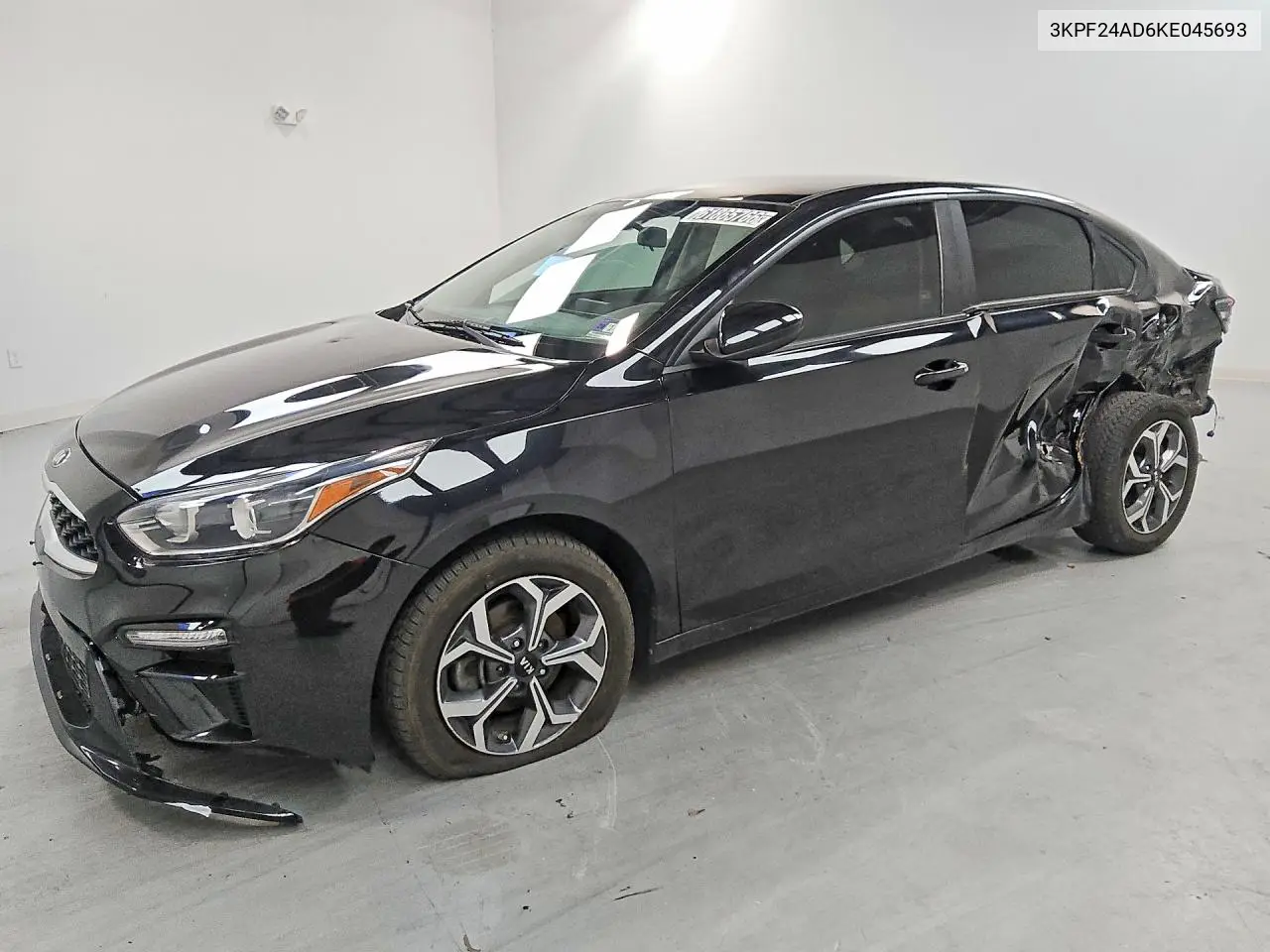 3KPF24AD6KE045693 Kia Forte 2019 — повреждение Боковая часть, фото до ремонта