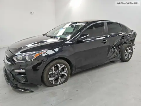 3KPF24AD6KE045693 — 2019 Kia Forte, Боковая часть, фото до ремонта