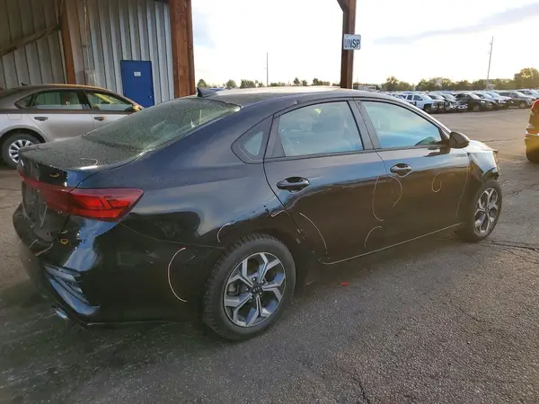 3KPF24AD3KE016670 — 2019 Kia Forte, фото 3 с аукциона Copart 29.09.2026, Передняя часть