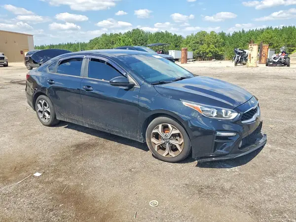 3KPF24AD4KE130466 — 2019 Kia Forte, фото 4 с аукциона Copart, Передняя часть