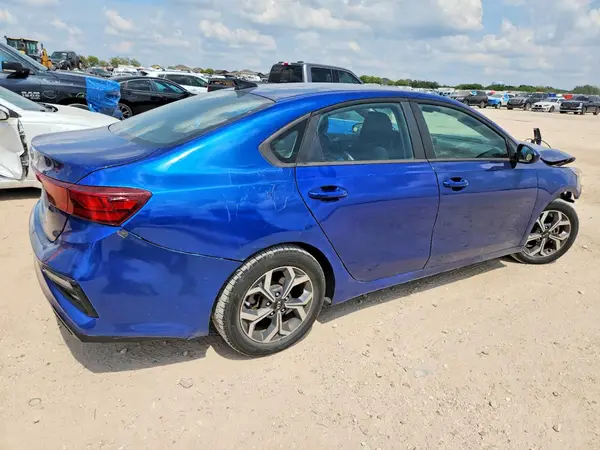 3KPF24AD3KE137960 — 2019 Kia Forte, фото 3 с аукциона Copart, Передняя часть