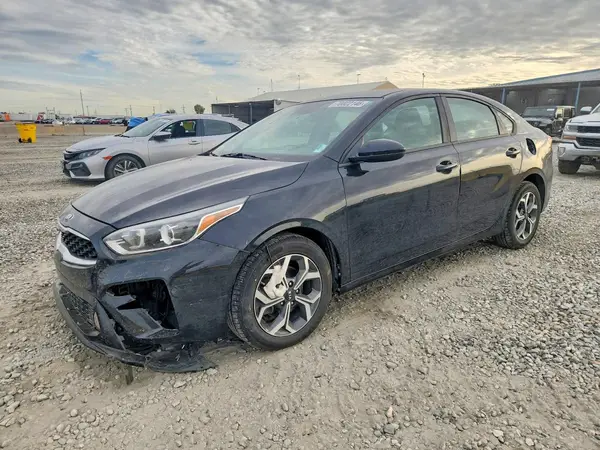3KPF24AD1KE098575 — 2019 Kia Forte, Передняя часть (Front End), фото до ремонта