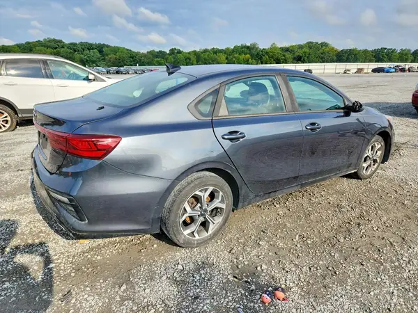 3KPF24AD7KE103259 — 2019 Kia Forte, фото 3 с аукциона Copart, Передняя часть