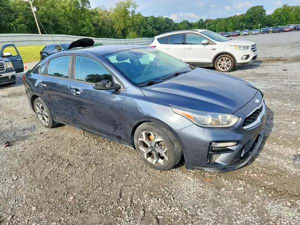 3KPF24AD7KE103259 — 2019 Kia Forte, фото 4 с аукциона Copart, Передняя часть
