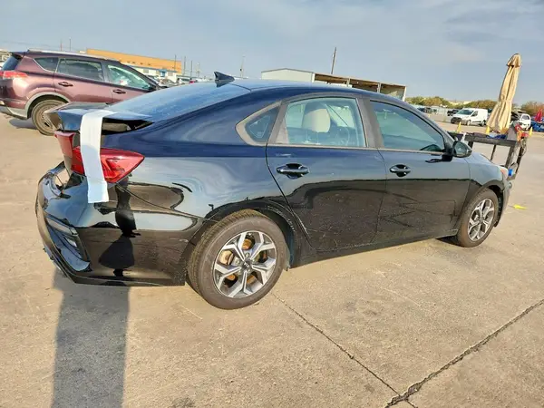 3KPF24AD0KE137768 — 2019 Kia Forte, фото 3 с аукциона Copart, Задняя часть