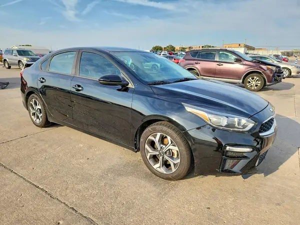 3KPF24AD0KE137768 — 2019 Kia Forte, фото 4 с аукциона Copart, Задняя часть