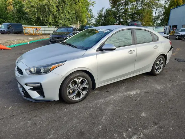 3KPF24AD9KE016124 — 2019 Kia Forte, Задняя часть (Rear End), фото до ремонта