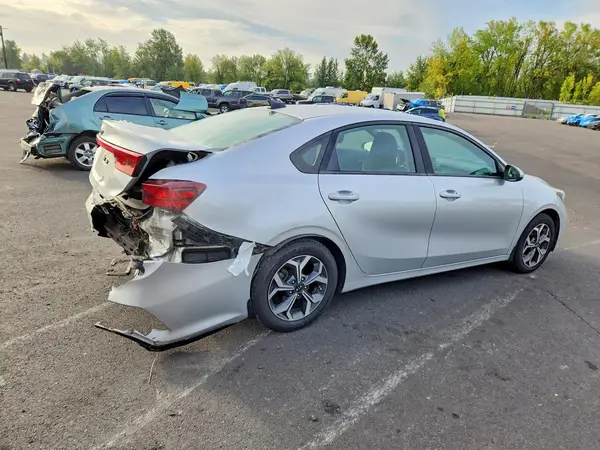 3KPF24AD9KE016124 — 2019 Kia Forte, фото 3 с аукциона Copart, Задняя часть