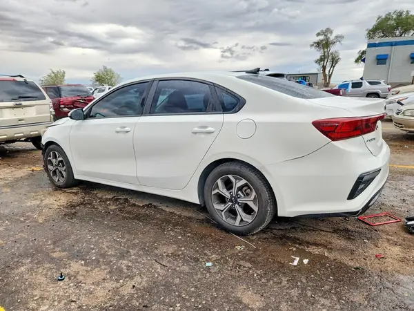 3KPF24AD1KE137794 — 2019 Kia Forte, фото 2 с аукциона Copart 15.10.2026, Передняя часть