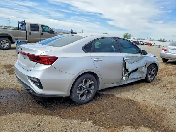 3KPF24AD0KE113177 — 2019 Kia Forte, фото 3 с аукциона Copart, Боковая часть
