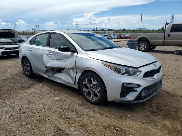 3KPF24AD0KE113177 — 2019 Kia Forte, фото 4 с аукциона Copart, Боковая часть